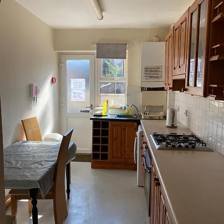Carlisle Centre 4-bed House * Carlisle (Cumbria)
