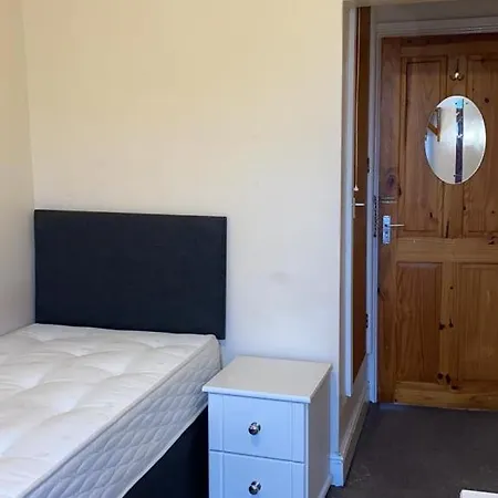 Carlisle Centre 4-bed House